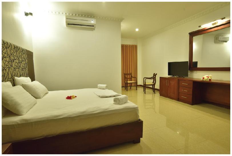 Hotel Queensbury Malabe Kaduwela Extérieur photo
