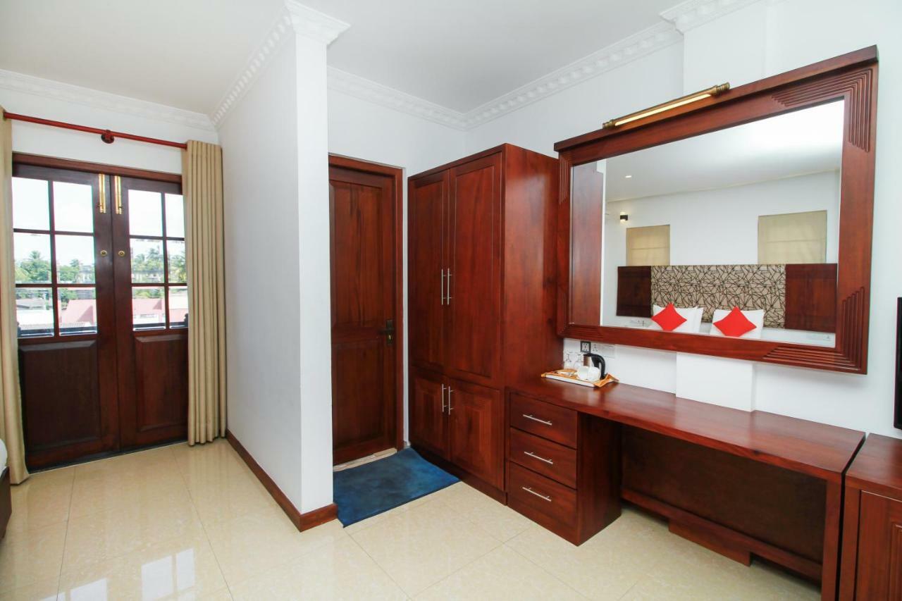 Hotel Queensbury Malabe Kaduwela Extérieur photo
